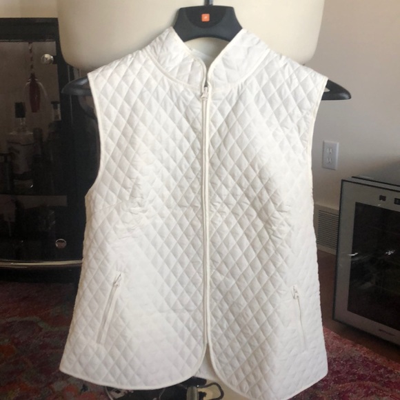 Never worn quilted vest - Picture 4 of 4